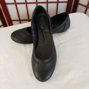 Born Black Women's Leather Ballet Flats
